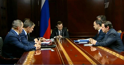 Дмитрий Медведев на совещании с вице-премьерами: «Чтобы развивать и фундаментальную часть, и прикладную науку, необходимо иметь набор целей»