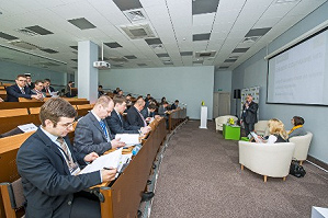 Участники заседания Общего собрания Клуба утверждают приоритетные направления его деятельности в 2013—2014 годах.